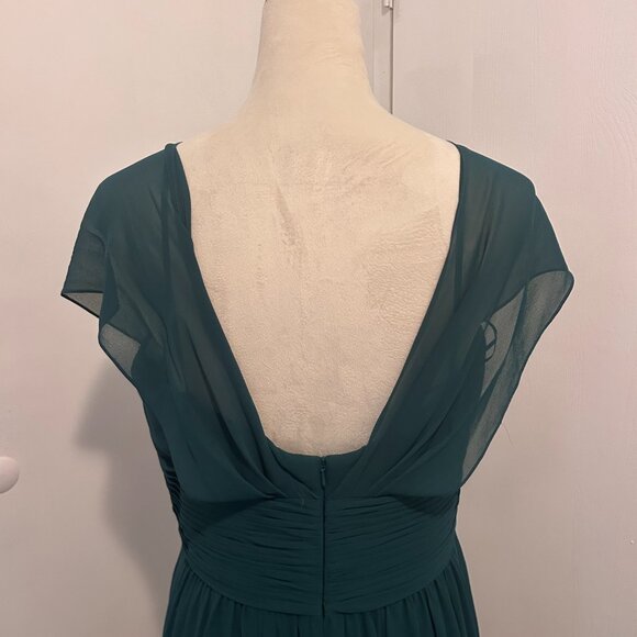 Teri Jon by Rickie Freeman Green - Picture 4 of 7